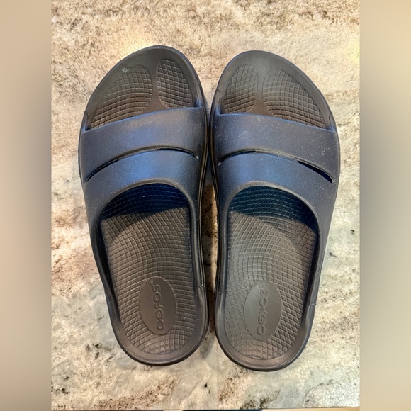 Oofos Black Recovery Slide Sandals Women's 7 - Picture 2 of 5